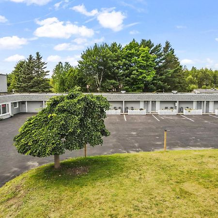Ambassador Motel Sault Ste. Marie Exterior photo