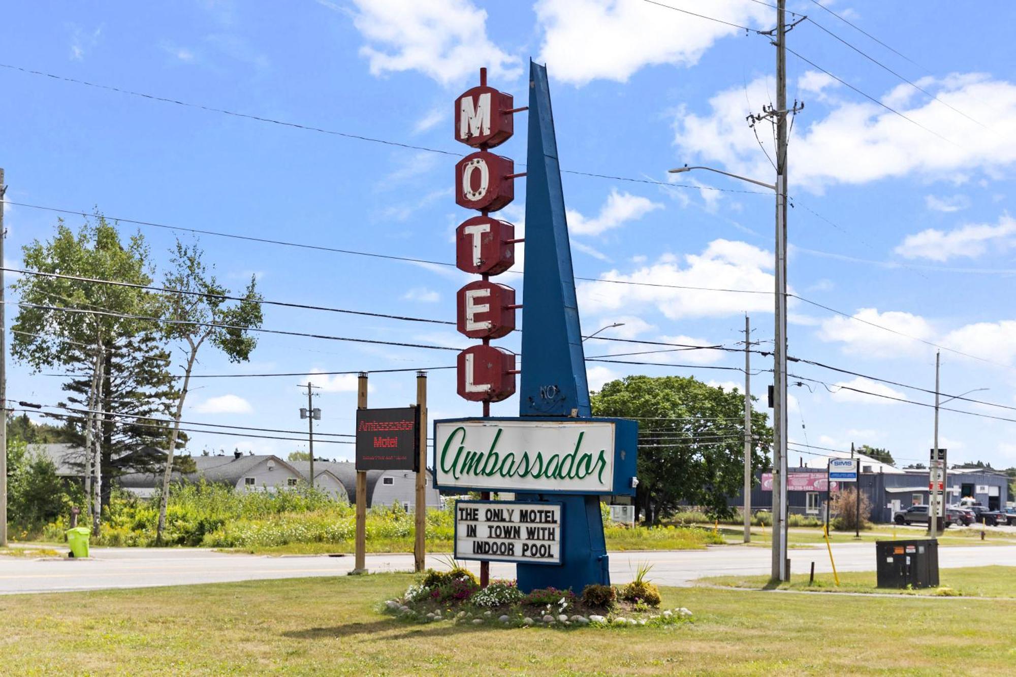 Ambassador Motel Sault Ste. Marie Exterior photo