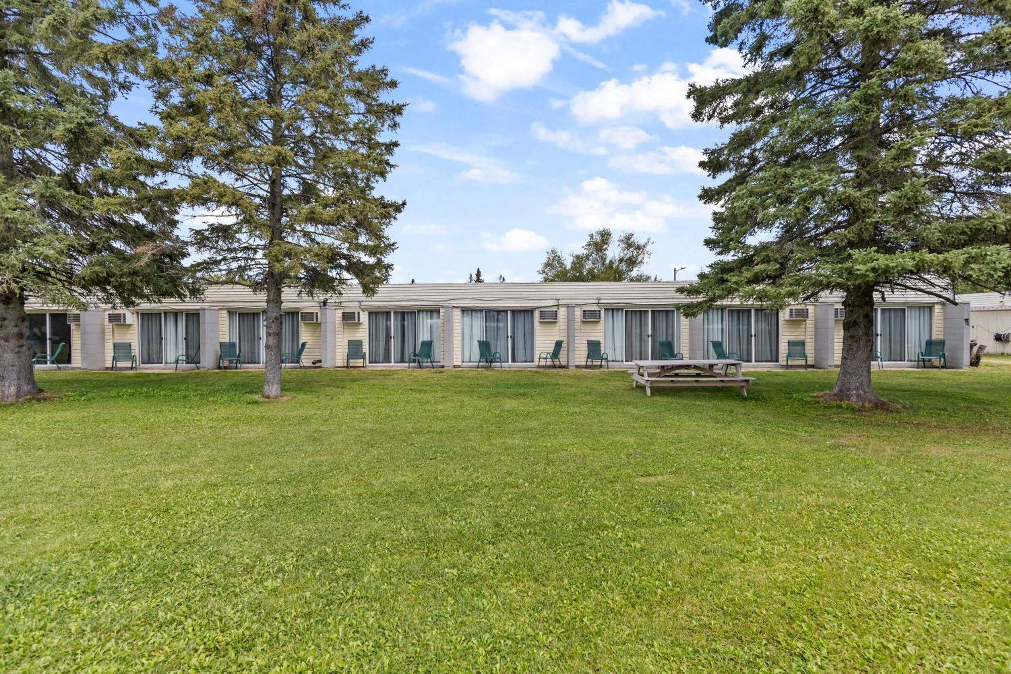 Ambassador Motel Sault Ste. Marie Exterior photo