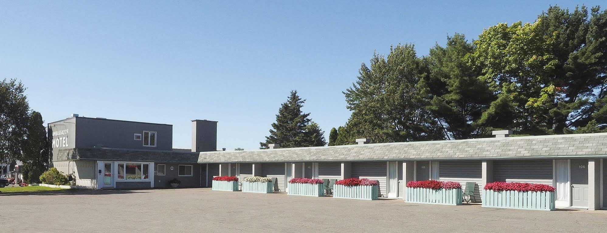 Ambassador Motel Sault Ste. Marie Exterior photo
