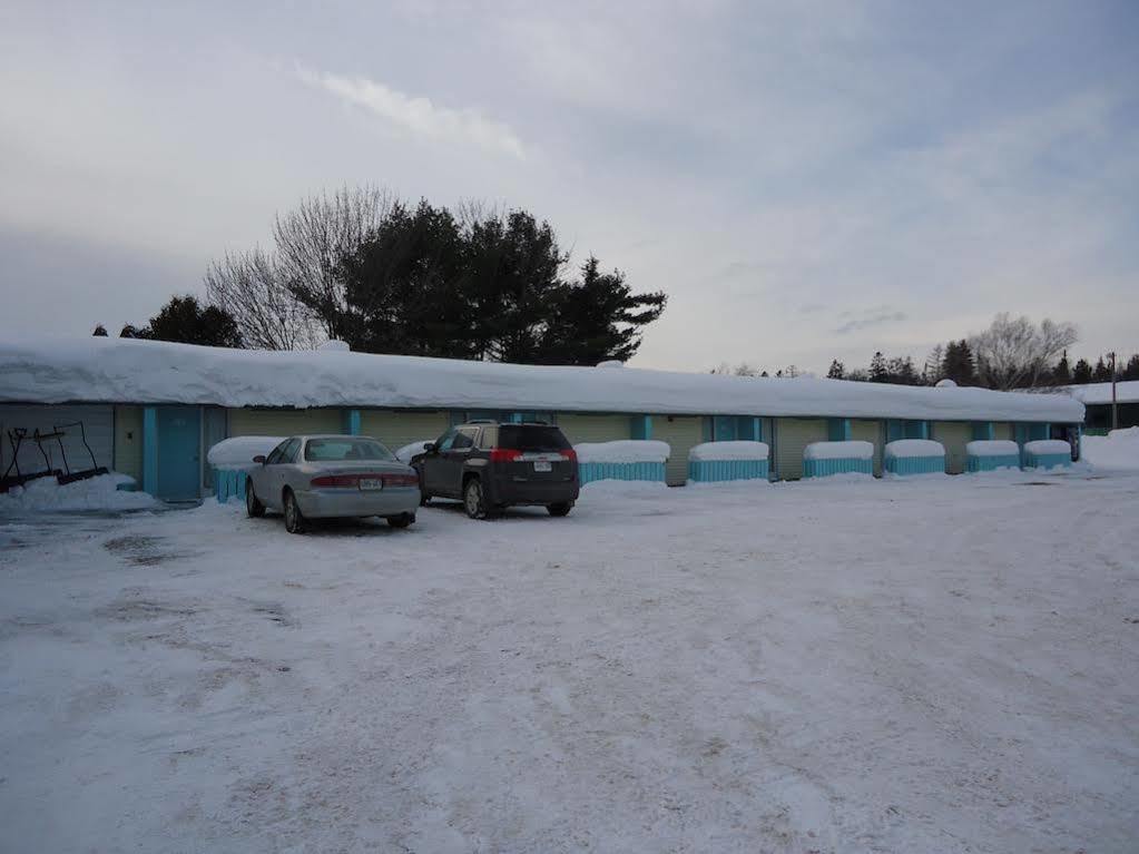 Ambassador Motel Sault Ste. Marie Exterior photo
